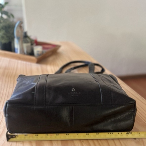 Vintage Black Leather Tote Bag - Picture 6 of 9